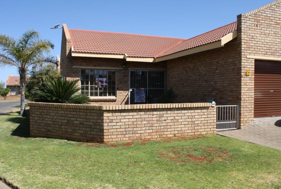 2 Bedroom Property for Sale in Minerva Gardens Northern Cape